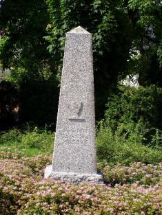 Husúv pomník